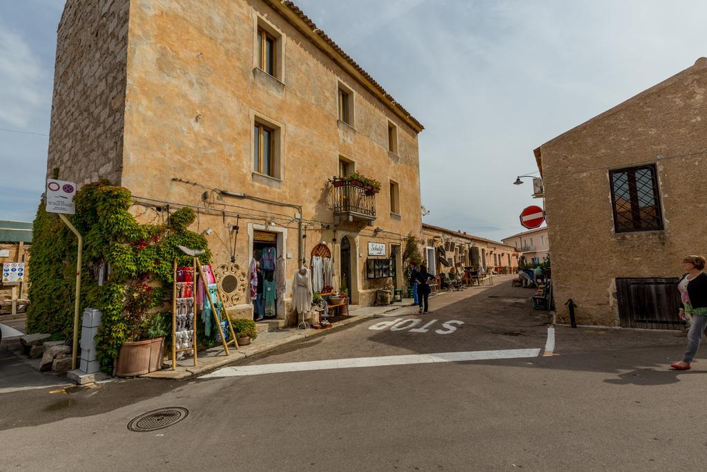 Palazzo Beddoro Daire San Pantaleo Dış mekan fotoğraf